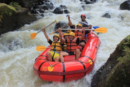 Rafting di Puncak Bogor