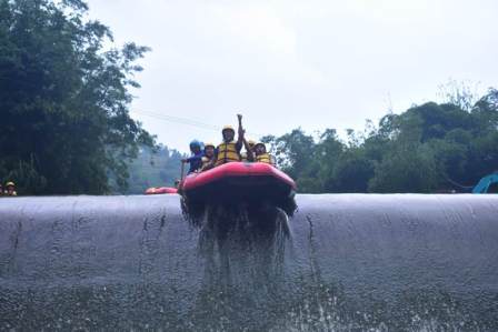Rekomendasi Tempat Rafting di Puncak Bogor paling paforit dan Tempat Rafting Puncak Bogor paling murah di tahun 2025