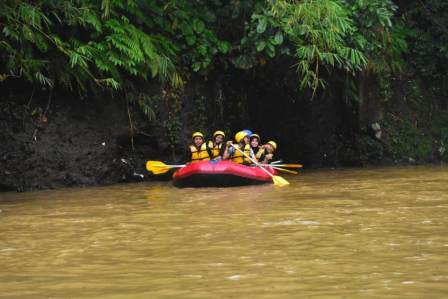 Rekomendasi Tempat Rafting di Puncak Bogor paling paforit dan Tempat Rafting Puncak Bogor paling murah di tahun 2025