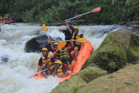 Rekomendasi Tempat Rafting di Puncak Bogor paling paforit dan Tempat Rafting Puncak Bogor paling murah di tahun 2025