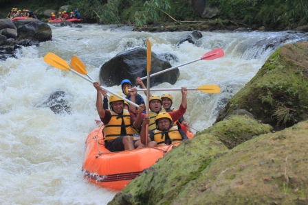 Rekomendasi Tempat Rafting di Puncak Bogor paling paforit dan Tempat Rafting Puncak Bogor paling murah di tahun 2025