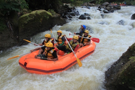 Rekomendasi Tempat Rafting di Puncak Bogor paling paforit dan Tempat Rafting Puncak Bogor paling murah di tahun 2025