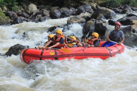 Rekomendasi Tempat Rafting di Puncak Bogor paling paforit dan Tempat Rafting Puncak Bogor paling murah di tahun 2025