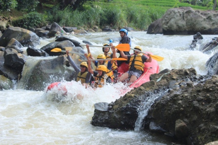 Rekomendasi Tempat Rafting di Puncak Bogor paling paforit dan Tempat Rafting Puncak Bogor paling murah di tahun 2025