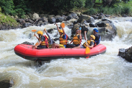 Rekomendasi Tempat Rafting di Puncak Bogor paling paforit dan Tempat Rafting Puncak Bogor paling murah di tahun 2025