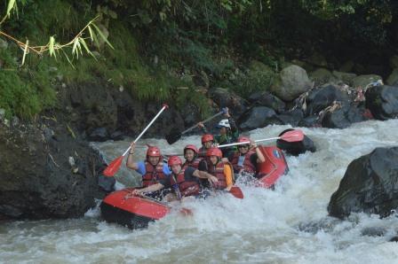 Paket Rafting dan Paintball