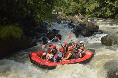 Rafting dan Paintball di Puncak