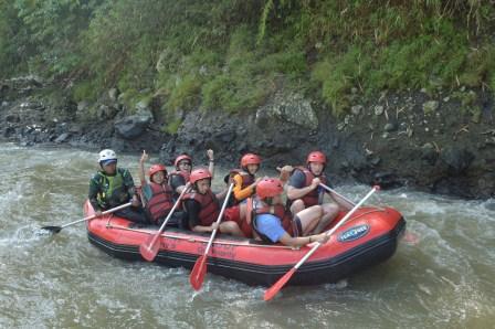 Rafting dan Paintball di Puncak