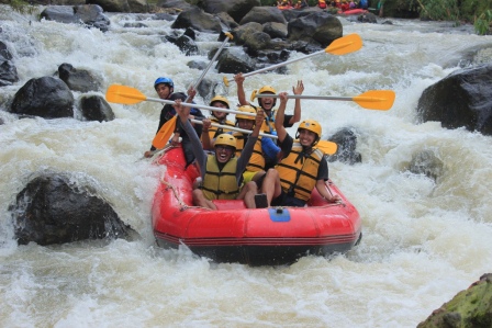 Wisata Rafting Puncak